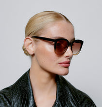 Load image into Gallery viewer, A.Kjaerbede Billy Sunglasses