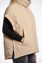 Load image into Gallery viewer, Rino & Pelle Caitlyn Quilted Cape
