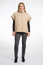 Load image into Gallery viewer, Rino & Pelle Caitlyn Quilted Cape