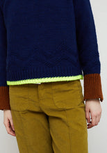 Load image into Gallery viewer, Dr Bloom Serpentine Chunky Knit Jumper