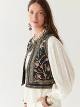 Load image into Gallery viewer, Maison Hotel Gabri Vest Hendrix Garden