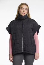 Load image into Gallery viewer, Rino & Pelle Caitlyn Quilted Cape