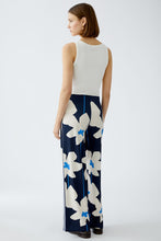 Load image into Gallery viewer, Oui Dark Blue Flower Trousers
