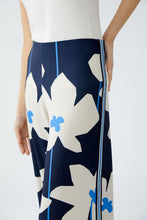 Load image into Gallery viewer, Oui Dark Blue Flower Trousers
