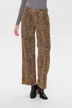 Load image into Gallery viewer, Numph Gigi Leopard Wide Jeans
