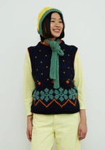 Load image into Gallery viewer, Dr Bloom Jumpy Chunky Vest
