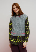 Load image into Gallery viewer, Dr Bloom Nest Contrast Cable Knit Vest
