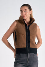 Load image into Gallery viewer, Elan Borg Fleece Waistcoat
