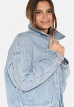 Load image into Gallery viewer, Moves Sikorie Jacket

