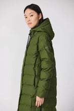 Load image into Gallery viewer, Tanta Puddle Puffer Coat
