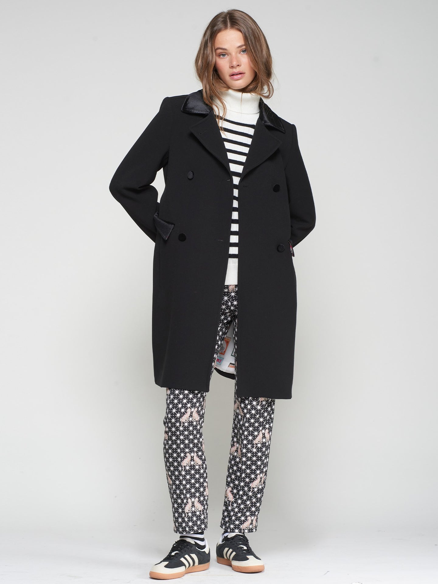Vilagallo Kate Straight Velvet Lapel Coat
