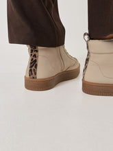 Load image into Gallery viewer, Tamaris High Top Leather Sneaker
