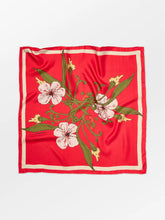 Load image into Gallery viewer, Beck Sondergaard Magna Flower Scarf
