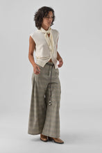 Load image into Gallery viewer, Orfeo Nalani Scarf Gilet
