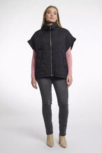 Load image into Gallery viewer, Rino &amp; Pelle Caitlyn Quilted Cape
