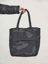 Load image into Gallery viewer, Rino &amp; Pelle Padded Bag - Dark Green Camo
