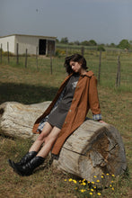 Load image into Gallery viewer, Orfeo Cash Trench Coat
