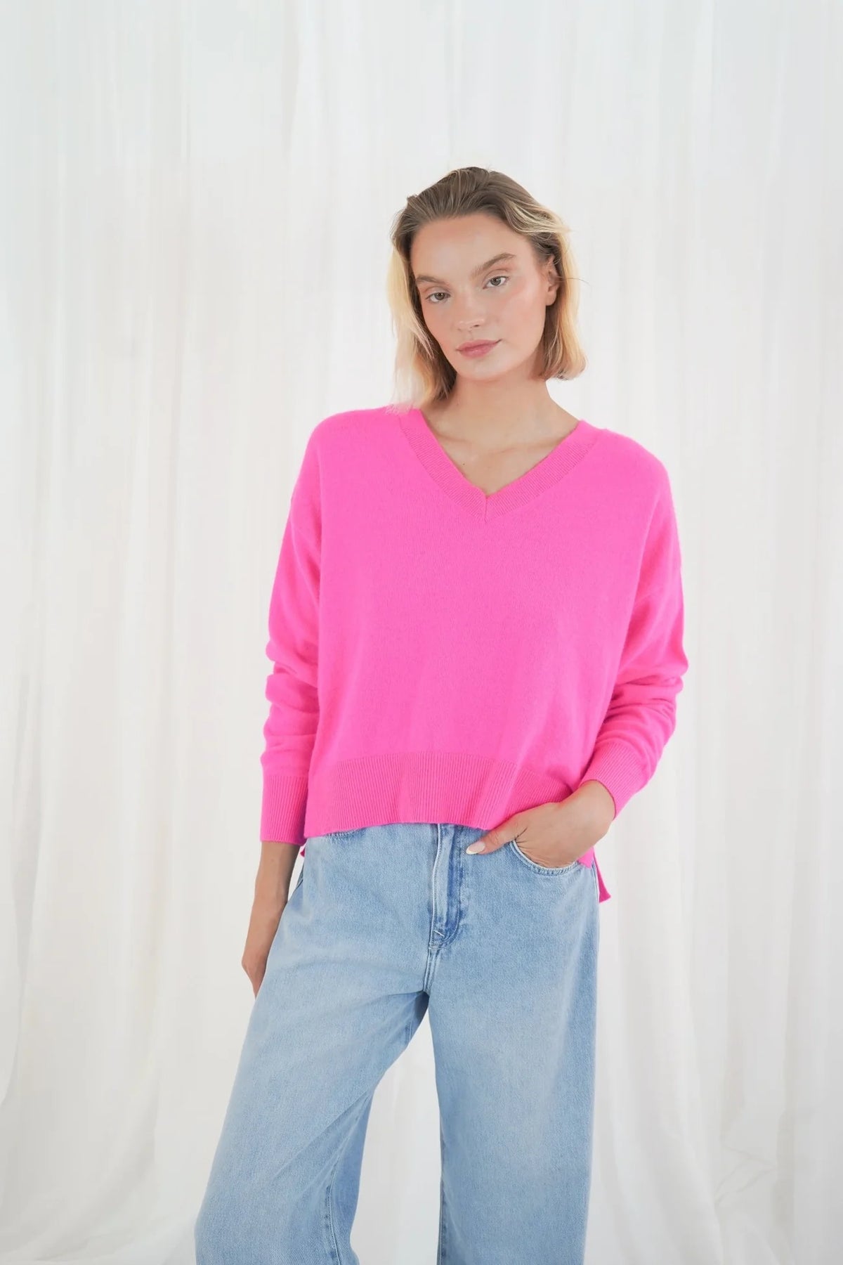 TWNS Boulder V Neck jumper with slits